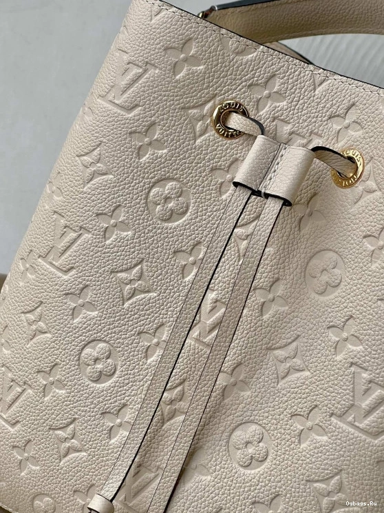 LOUIS VUITTON MM NÉONOÉ 0801